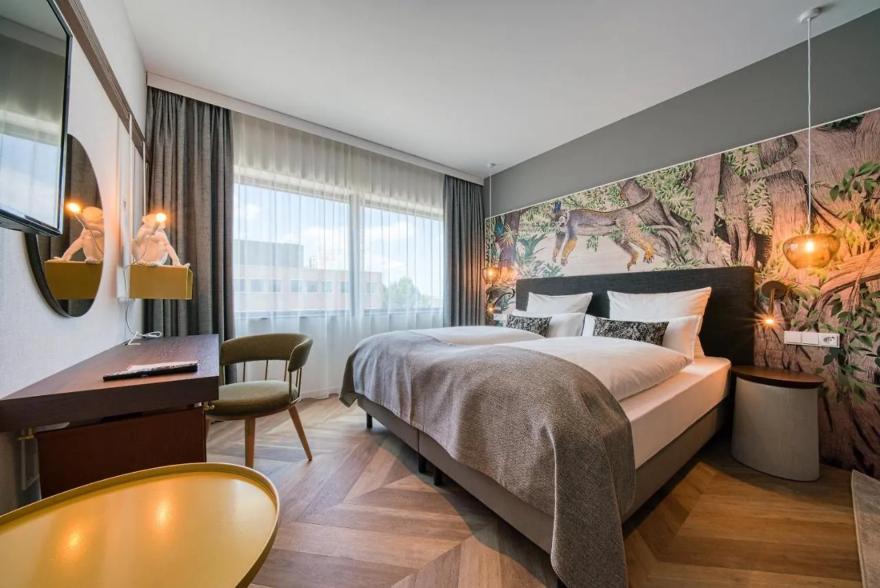 *** Hotel Ninetynine Amsterdam Aiport, Trademark Collection By Wyndham Holland