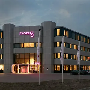 Moxy Amsterdam Schiphol Airport Отель Хоофддорп